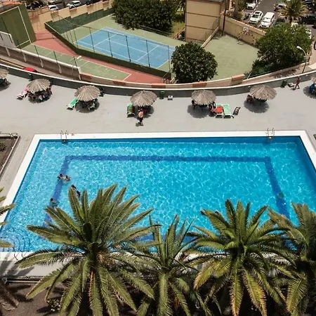 Endless Summer: Fresh Style And Sea Views דירה קנדלריה