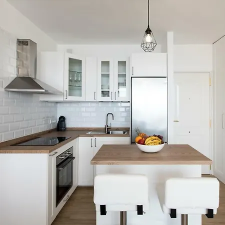 Endless Summer: Fresh Style And Sea Views קנדלריה